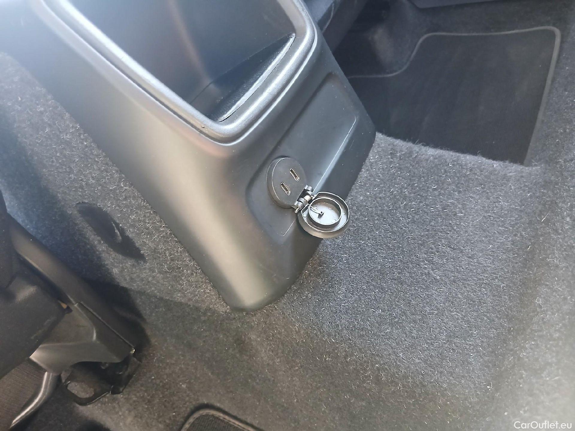  Volvo  XC 40 VOLVO XC40 / 2021 / 5P / todoterreno 1.5 T4 Recharge PHEV Essential Auto #5