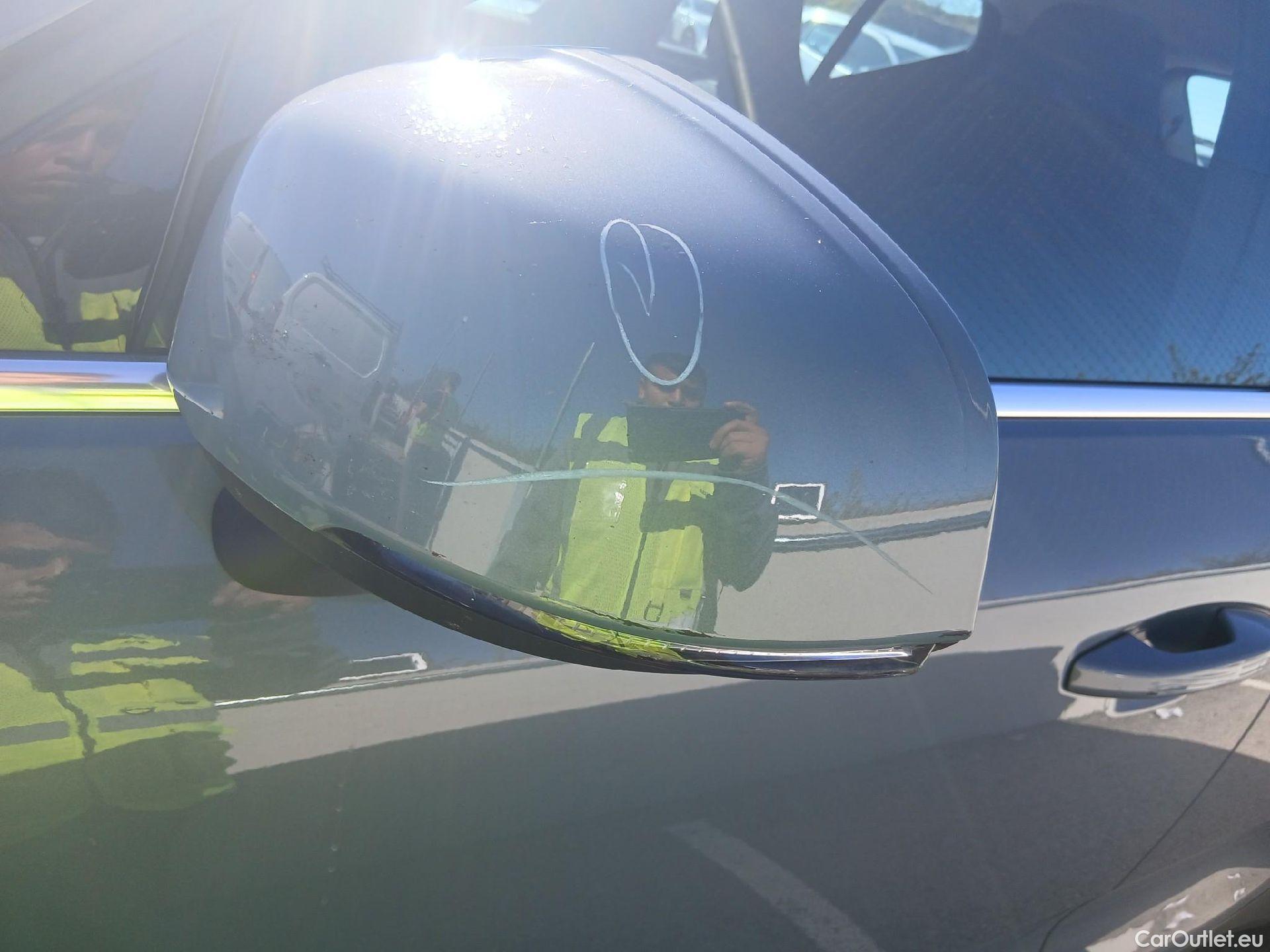  Volvo  XC 40 VOLVO XC40 / 2021 / 5P / todoterreno 1.5 T4 Recharge PHEV Essential Auto #23