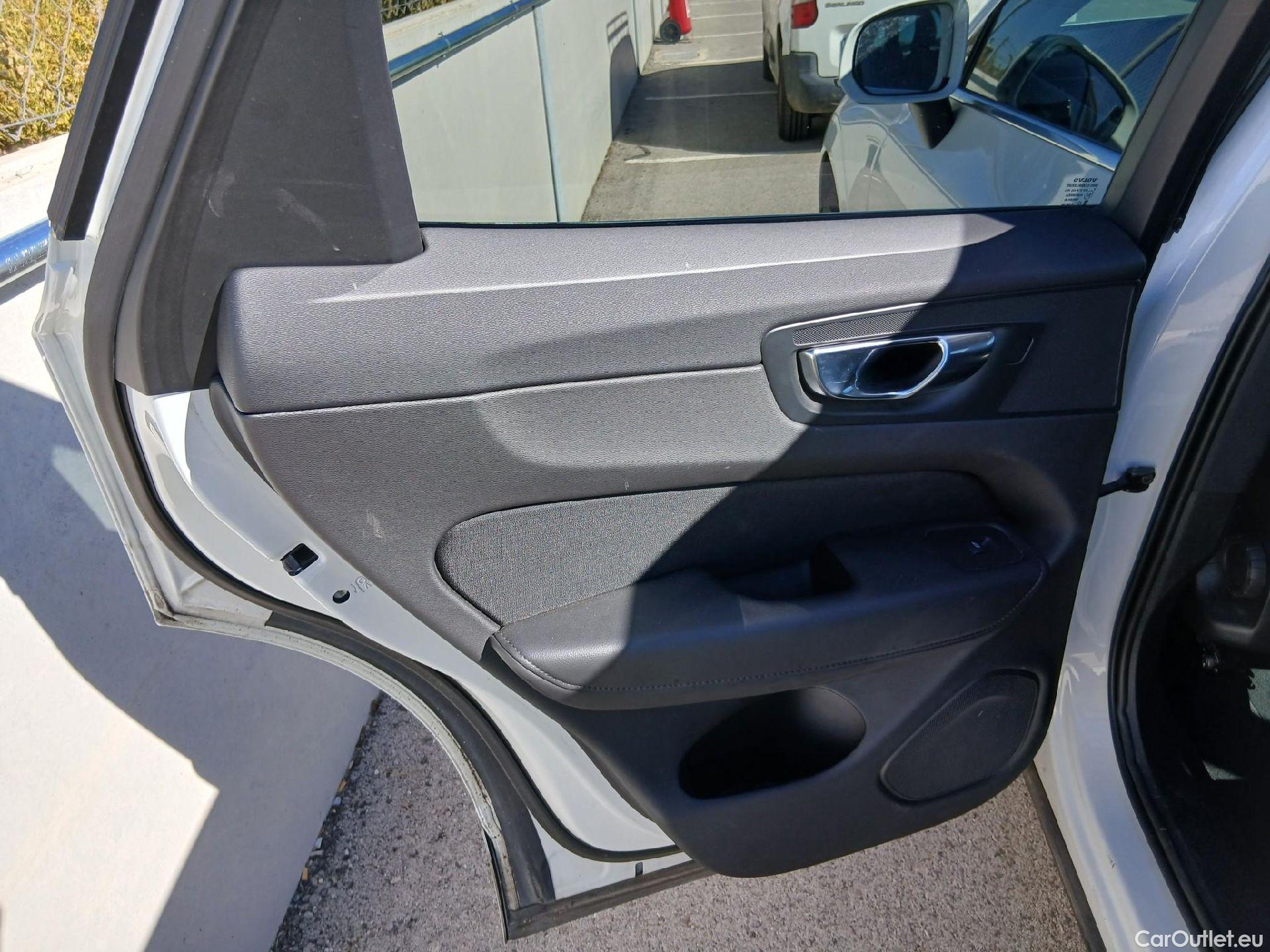 Volvo  XC60 VOLVO  / 2017 / 5P / todoterreno 2.0 D4 Business Plus Auto #16