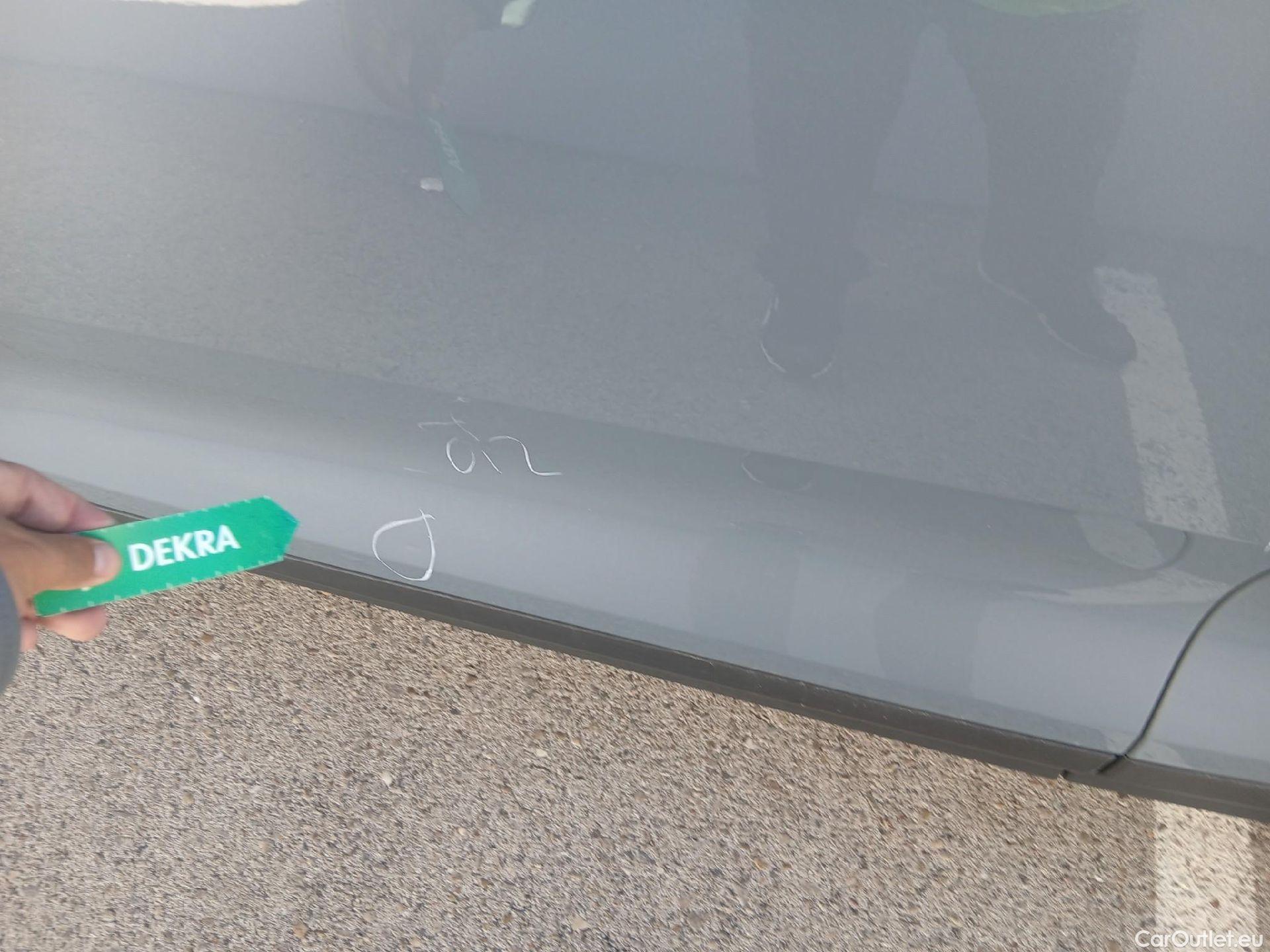  Volvo  XC 40 VOLVO XC40 / 2021 / 5P / todoterreno 1.5 T4 Recharge PHEV Essential Auto #29