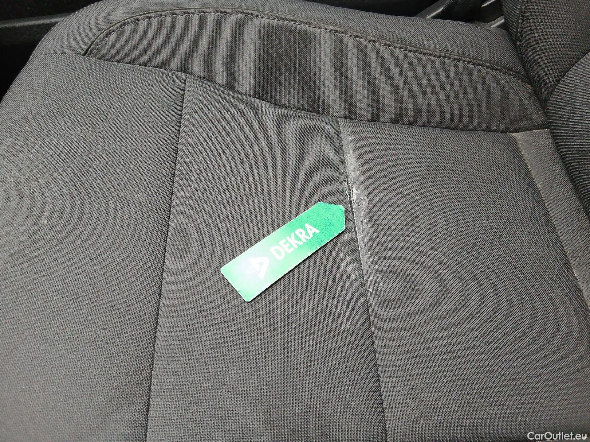  Volvo  XC 40 VOLVO XC40 / 2017 / 5P / todoterreno 2.0 D3 Momentum Pro Auto #9