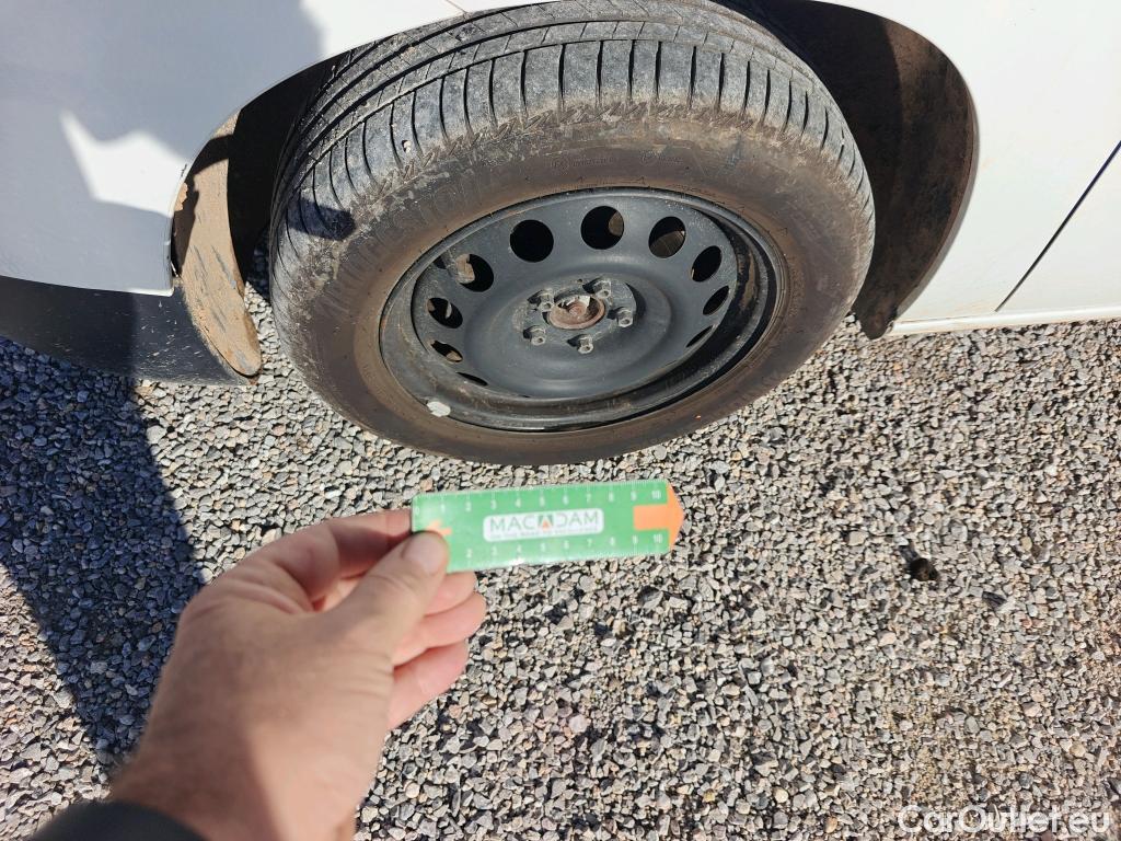 Citroen  Berlingo CITROEN  / 2018 / 5P / monovolumen compacto Talla M BlueHDi 100 S&S FEEL #31