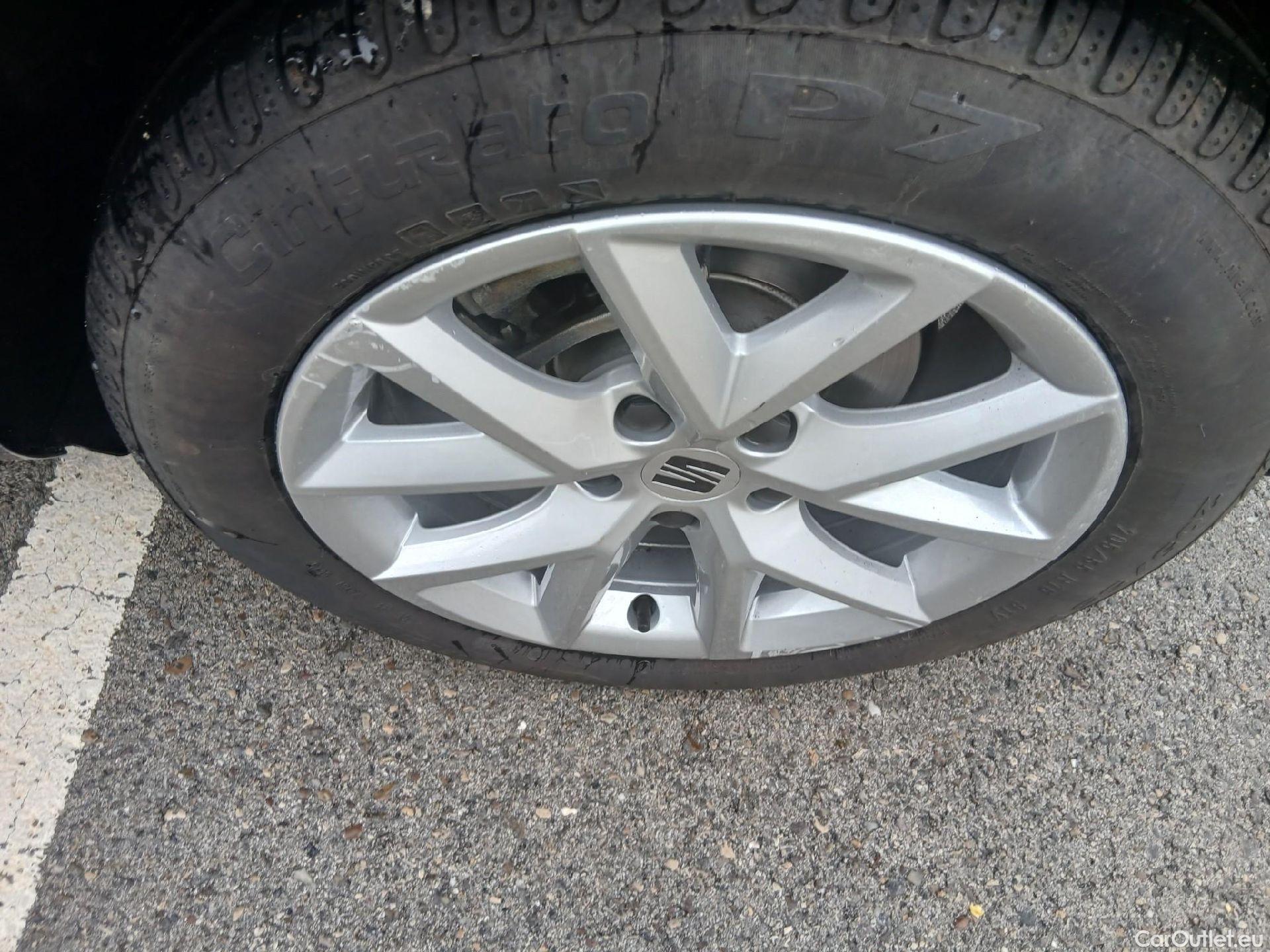  Land Rover  Discovery SEAT Nuevo León / 2020 / 5P / berlina con portón 2.0 TDI 85kW S&S Style Go(SP) #24