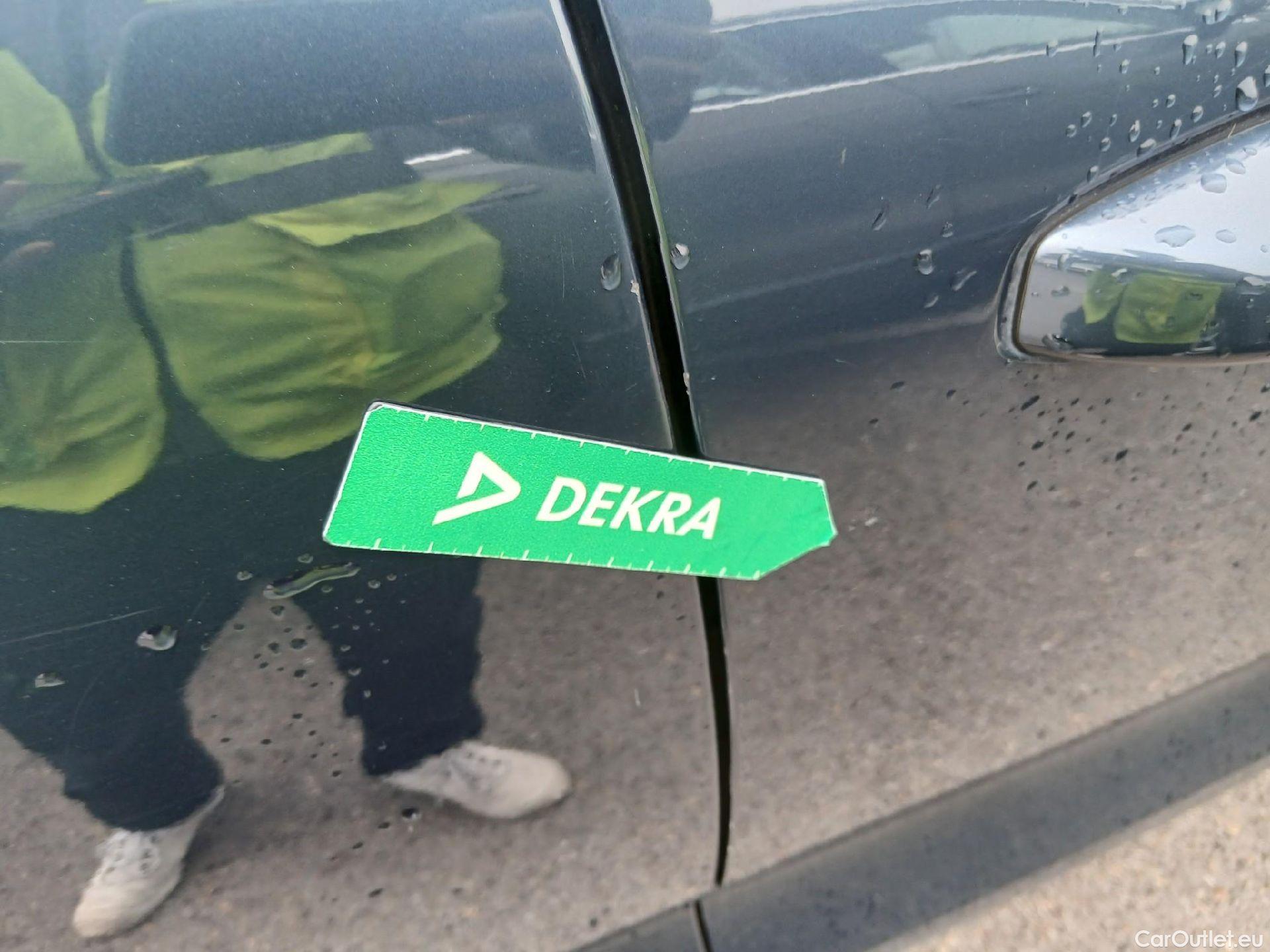  Volvo  XC 40 VOLVO XC40 / 2017 / 5P / todoterreno 2.0 D3 Momentum Pro Auto #26