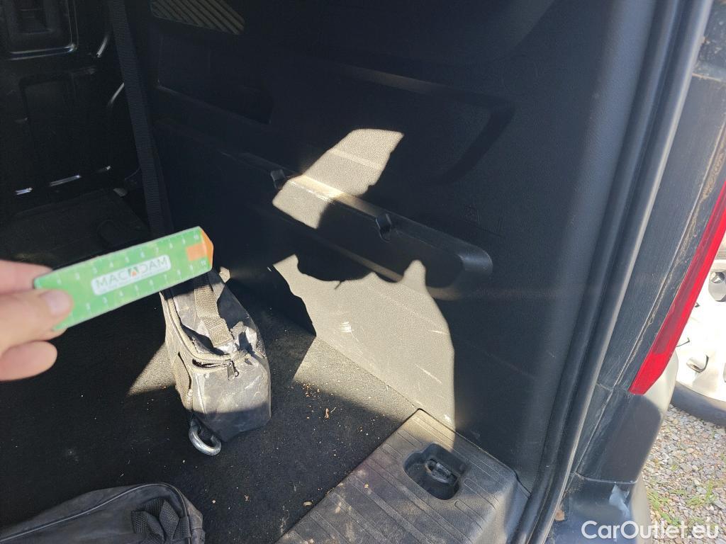 Citroen  Berlingo CITROEN  / 2018 / 5P / monovolumen compacto Talla M BlueHDi 100 S&S FEEL #42