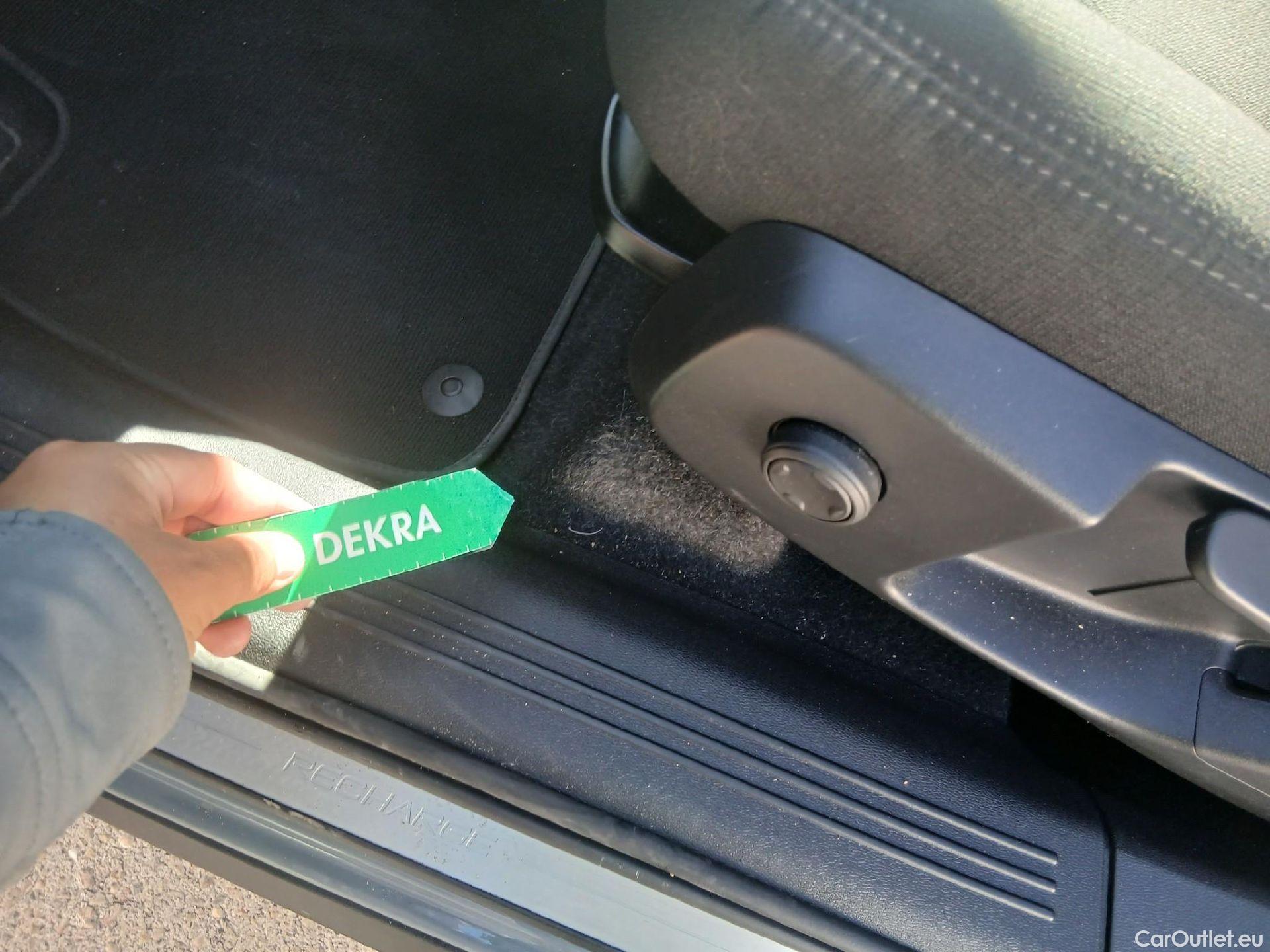  Volvo  XC 40 VOLVO XC40 / 2021 / 5P / todoterreno 1.5 T4 Recharge PHEV Essential Auto #9