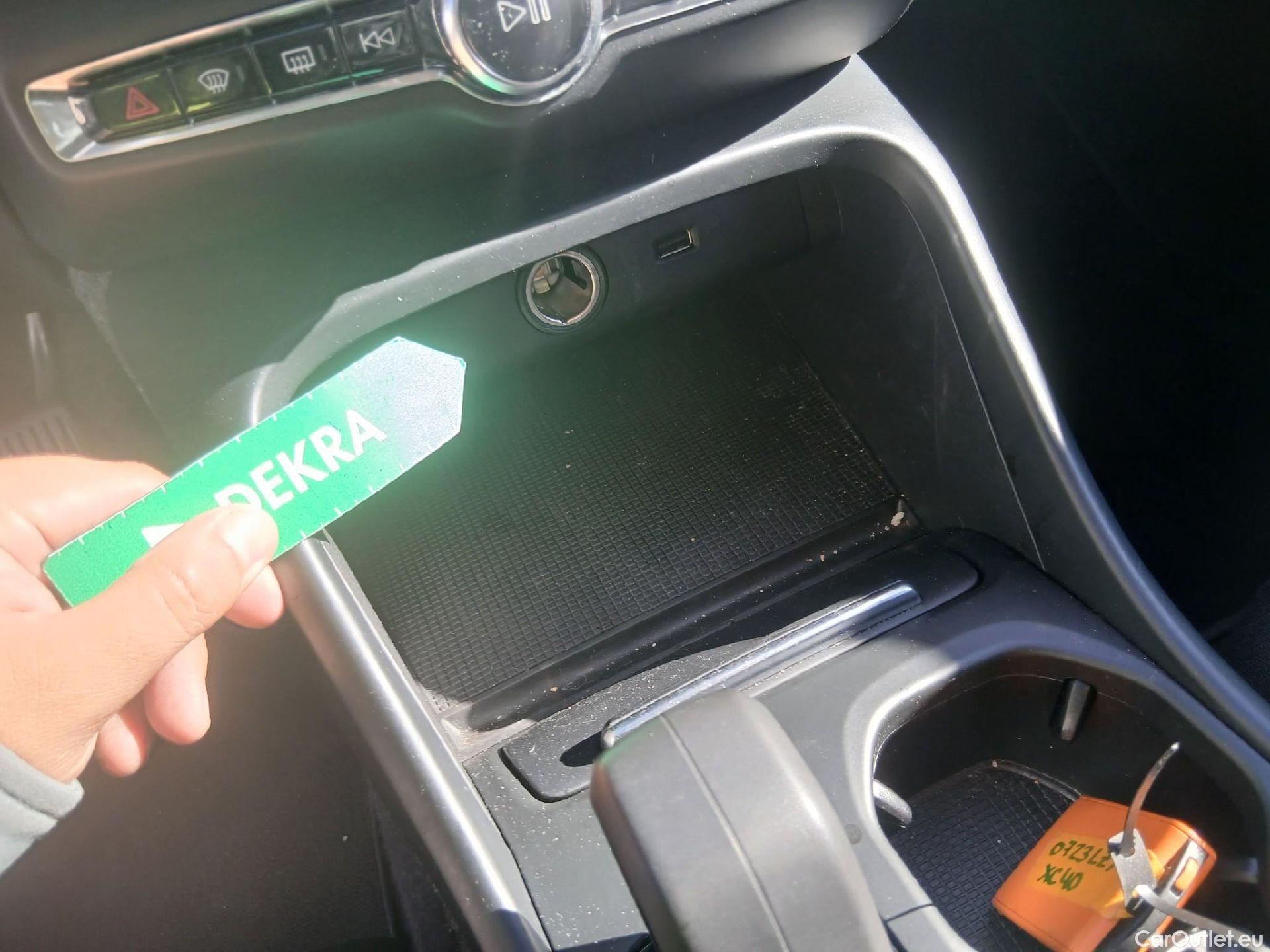  Volvo  XC 40 VOLVO XC40 / 2021 / 5P / todoterreno 1.5 T4 Recharge PHEV Essential Auto #8