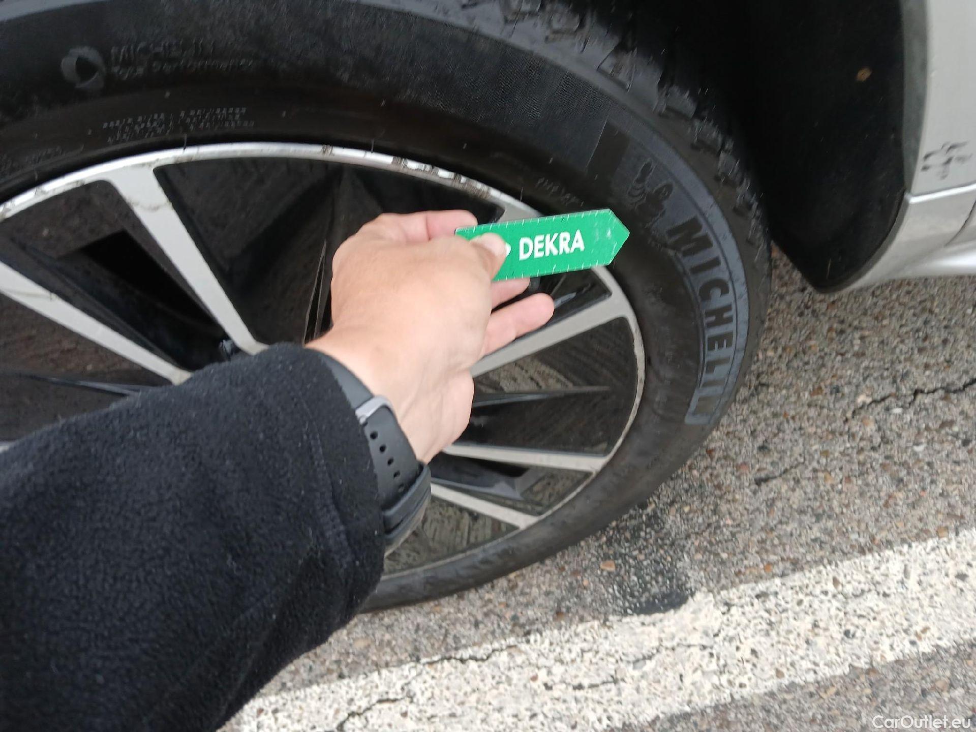 Volvo  XC90 VOLVO  / 2019 / 5P / todoterreno 2.0 B5 D AWD Momentum Pro Auto #13