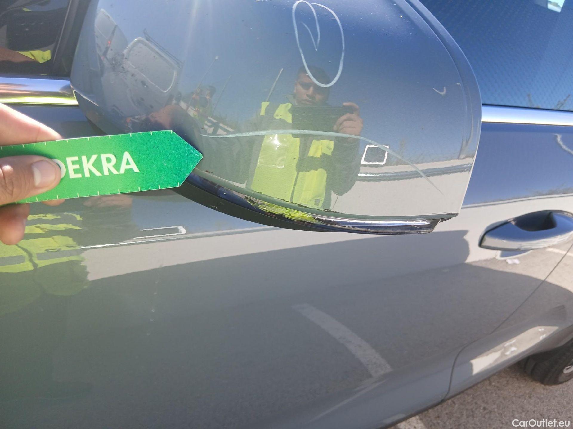  Volvo  XC 40 VOLVO XC40 / 2021 / 5P / todoterreno 1.5 T4 Recharge PHEV Essential Auto #22