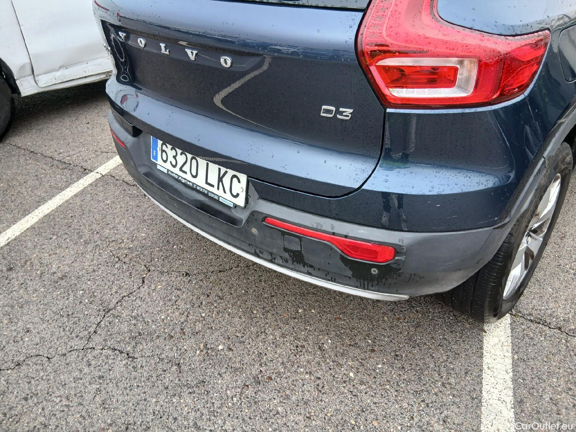  Volvo  XC 40 VOLVO XC40 / 2017 / 5P / todoterreno 2.0 D3 Momentum Pro Auto #19