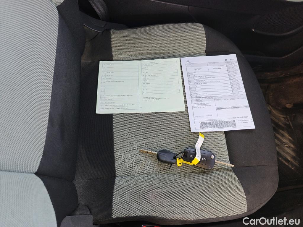 Citroen  Berlingo CITROEN  / 2018 / 5P / monovolumen compacto Talla M BlueHDi 100 S&S FEEL #9