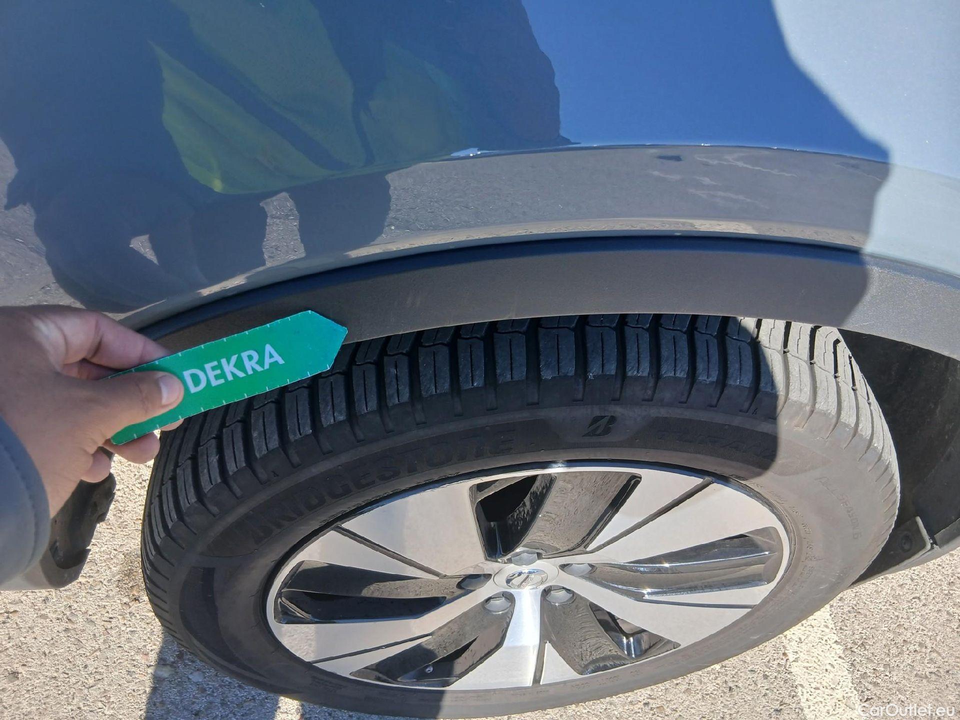  Volvo  XC 40 VOLVO XC40 / 2021 / 5P / todoterreno 1.5 T4 Recharge PHEV Essential Auto #51