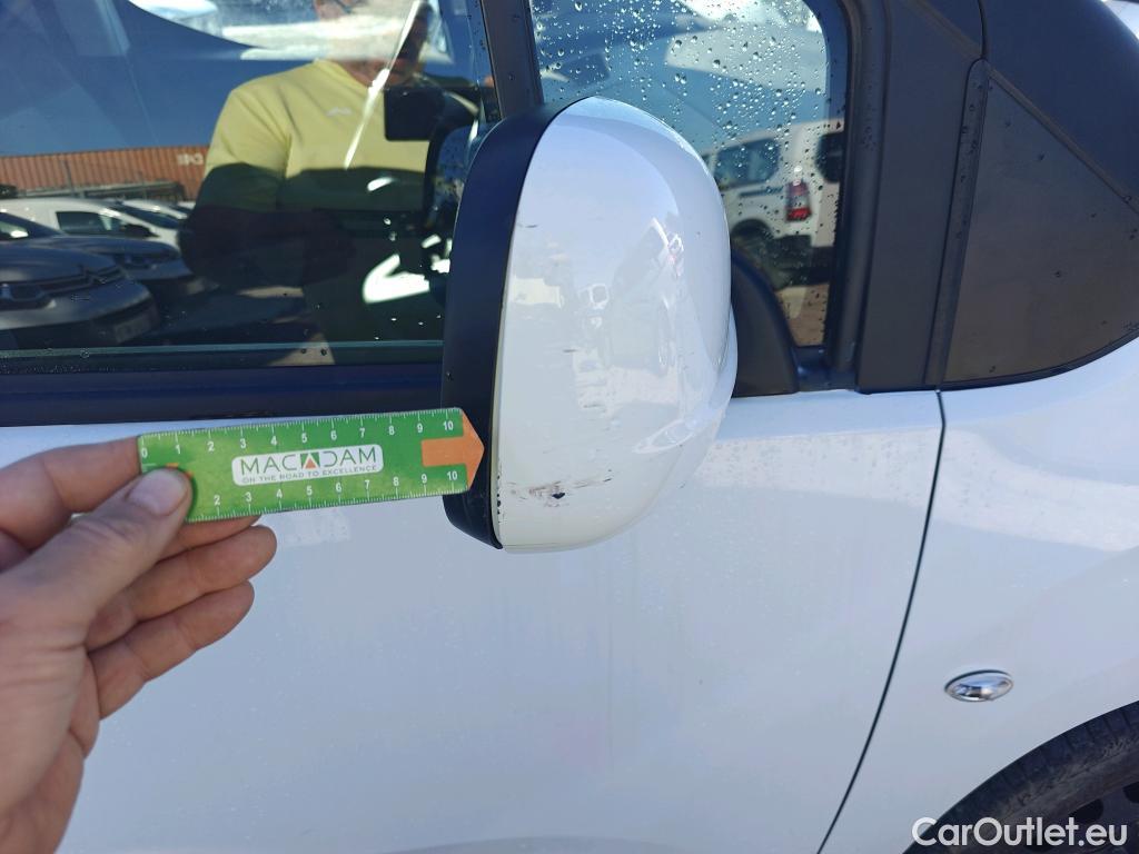 Citroen  Berlingo CITROEN  / 2018 / 5P / monovolumen compacto Talla M BlueHDi 100 S&S FEEL #37