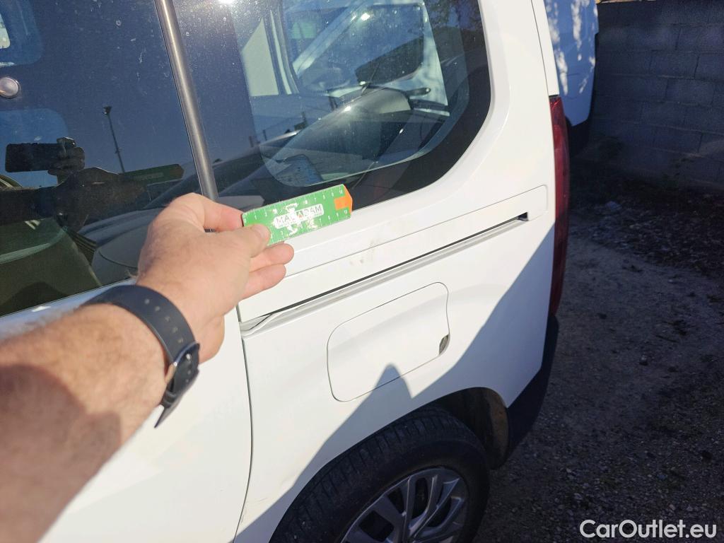 Citroen  Berlingo CITROEN  / 2018 / 5P / monovolumen compacto Talla M BlueHDi 100 S&S FEEL #1