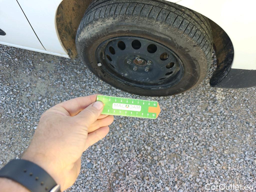 Citroen  Berlingo CITROEN  / 2018 / 5P / monovolumen compacto Talla M BlueHDi 100 S&S FEEL #33