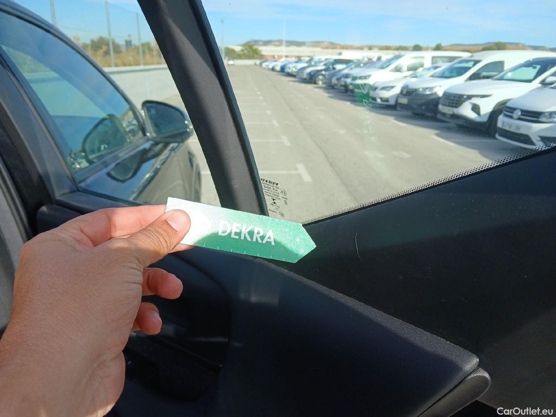  Volvo  XC 40 VOLVO XC40 / 2017 / 5P / todoterreno 1.5 T2 Momentum Core #5