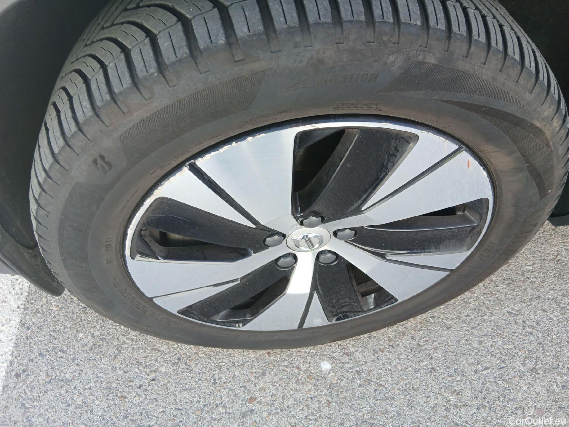  Volvo  XC 40 VOLVO XC40 / 2021 / 5P / todoterreno 1.5 T4 Recharge PHEV Essential Auto #21