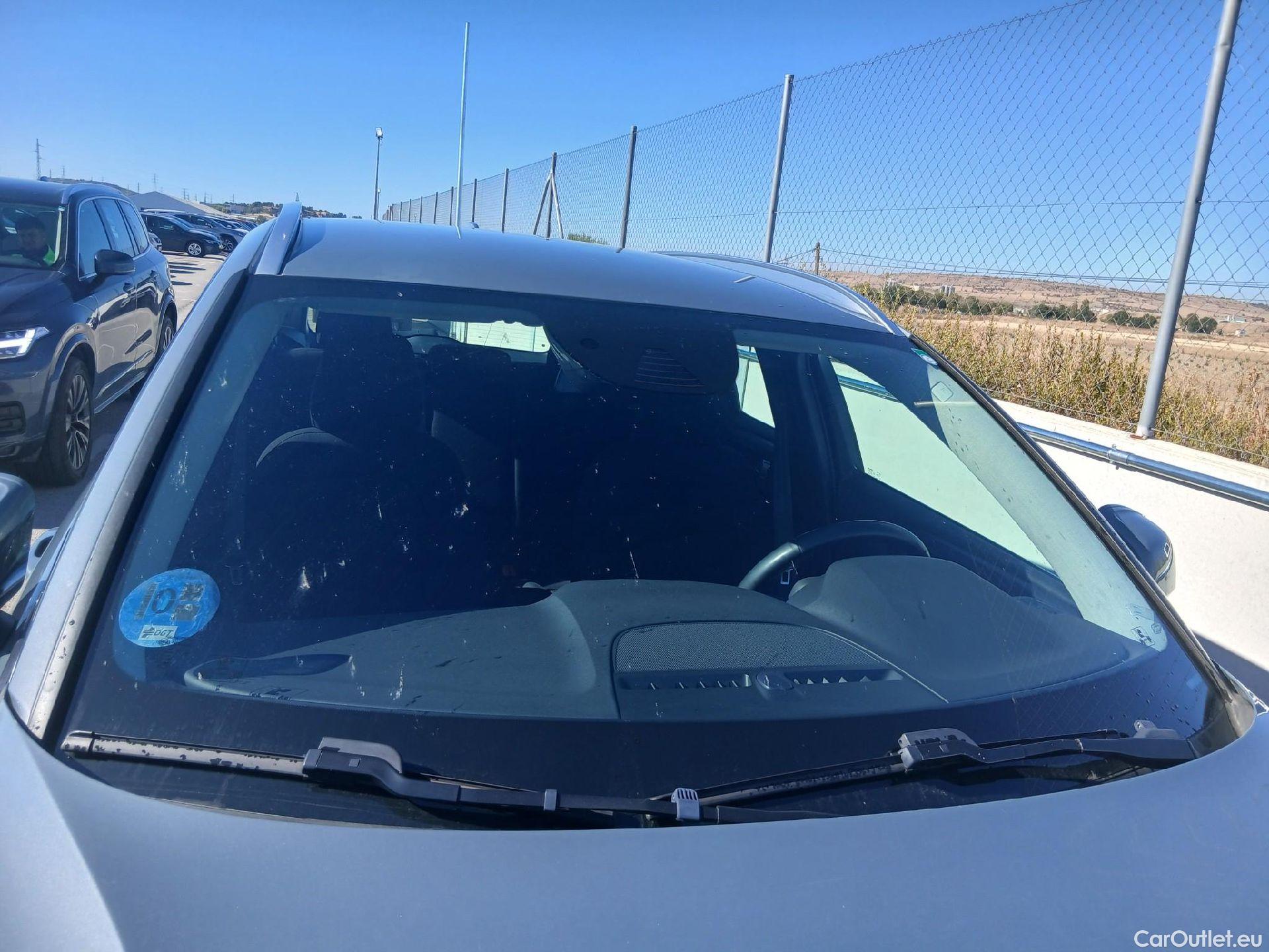  Volvo  XC 40 VOLVO XC40 / 2021 / 5P / todoterreno 1.5 T4 Recharge PHEV Essential Auto #19