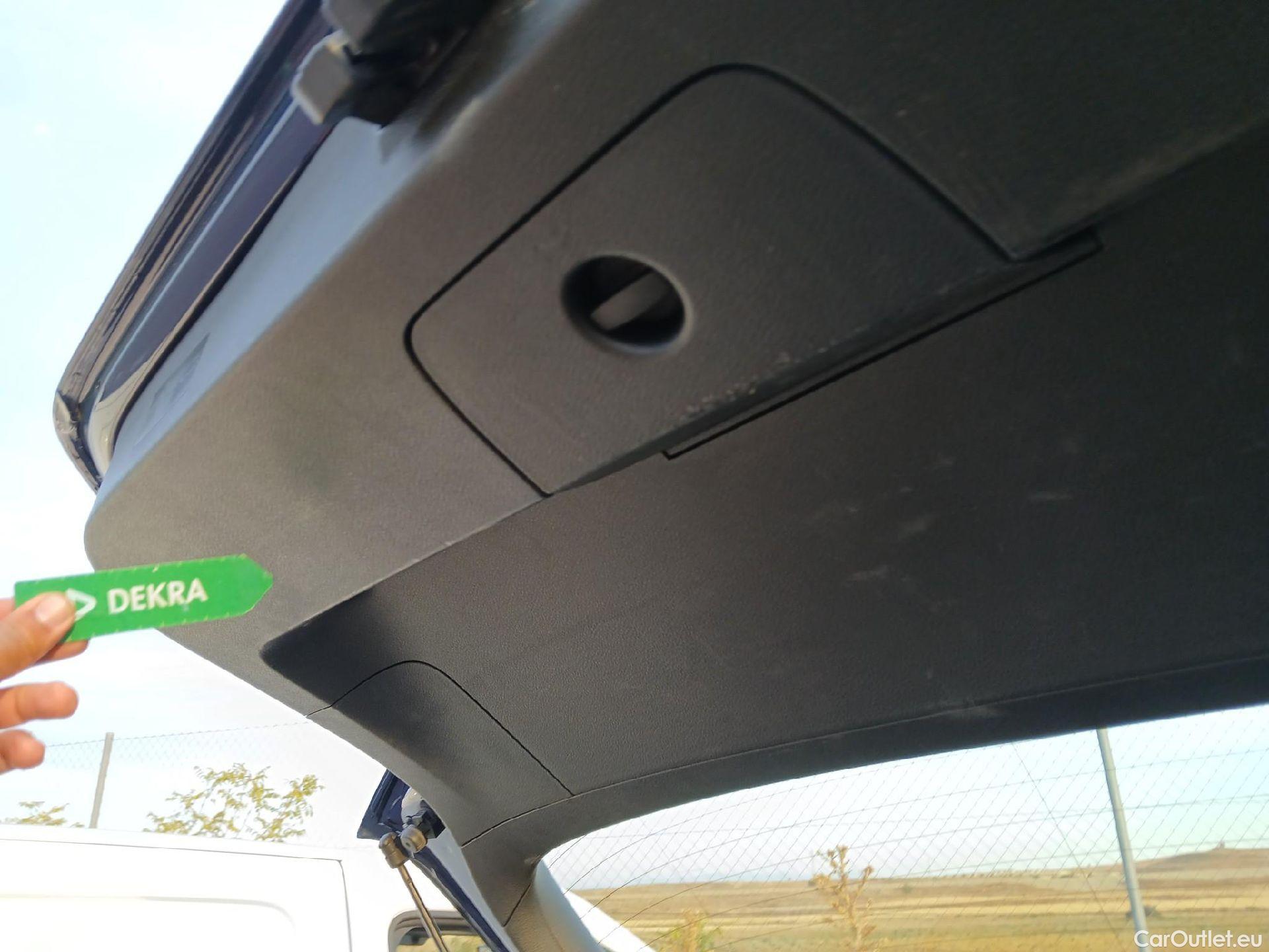  Volkswagen  Golf  VOLKSWAGEN / 2016 / 5P / familiar Last Edition 1.5 TSI 96kW(130CV) Variant #3