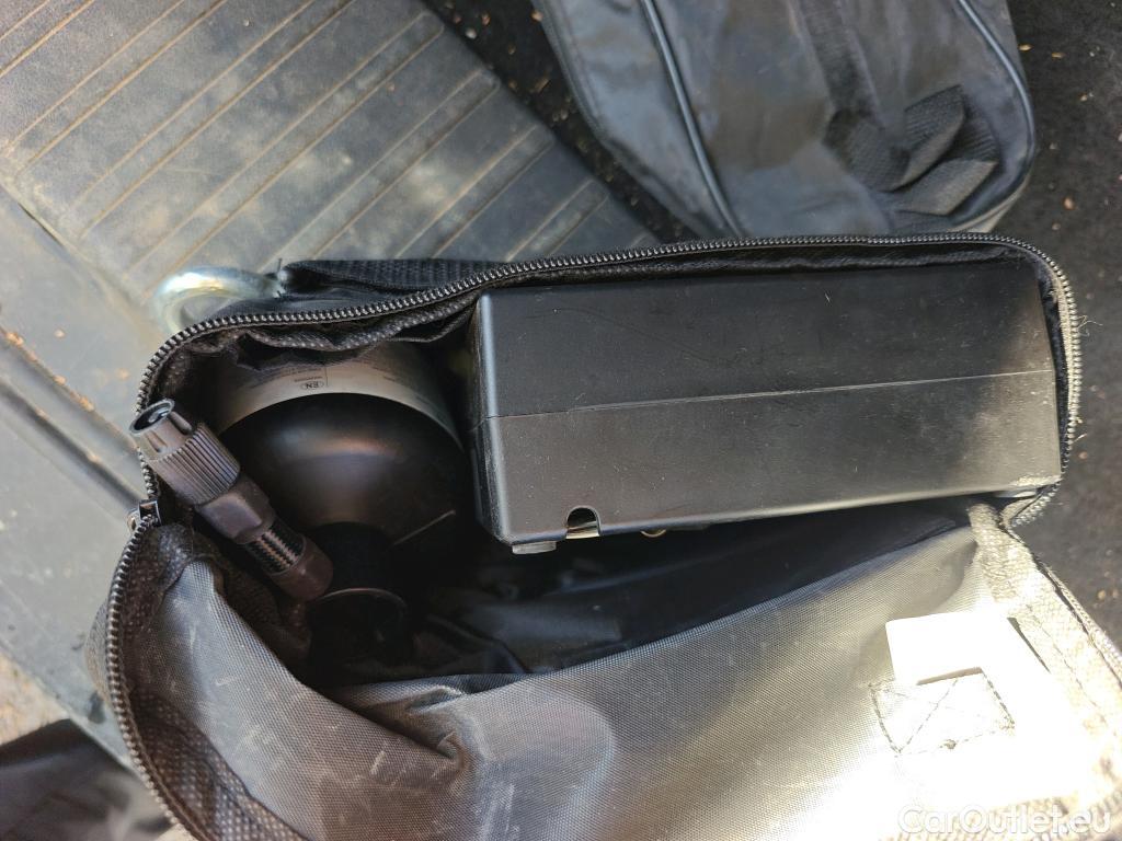 Citroen  Berlingo CITROEN  / 2018 / 5P / monovolumen compacto Talla M BlueHDi 100 S&S FEEL #10