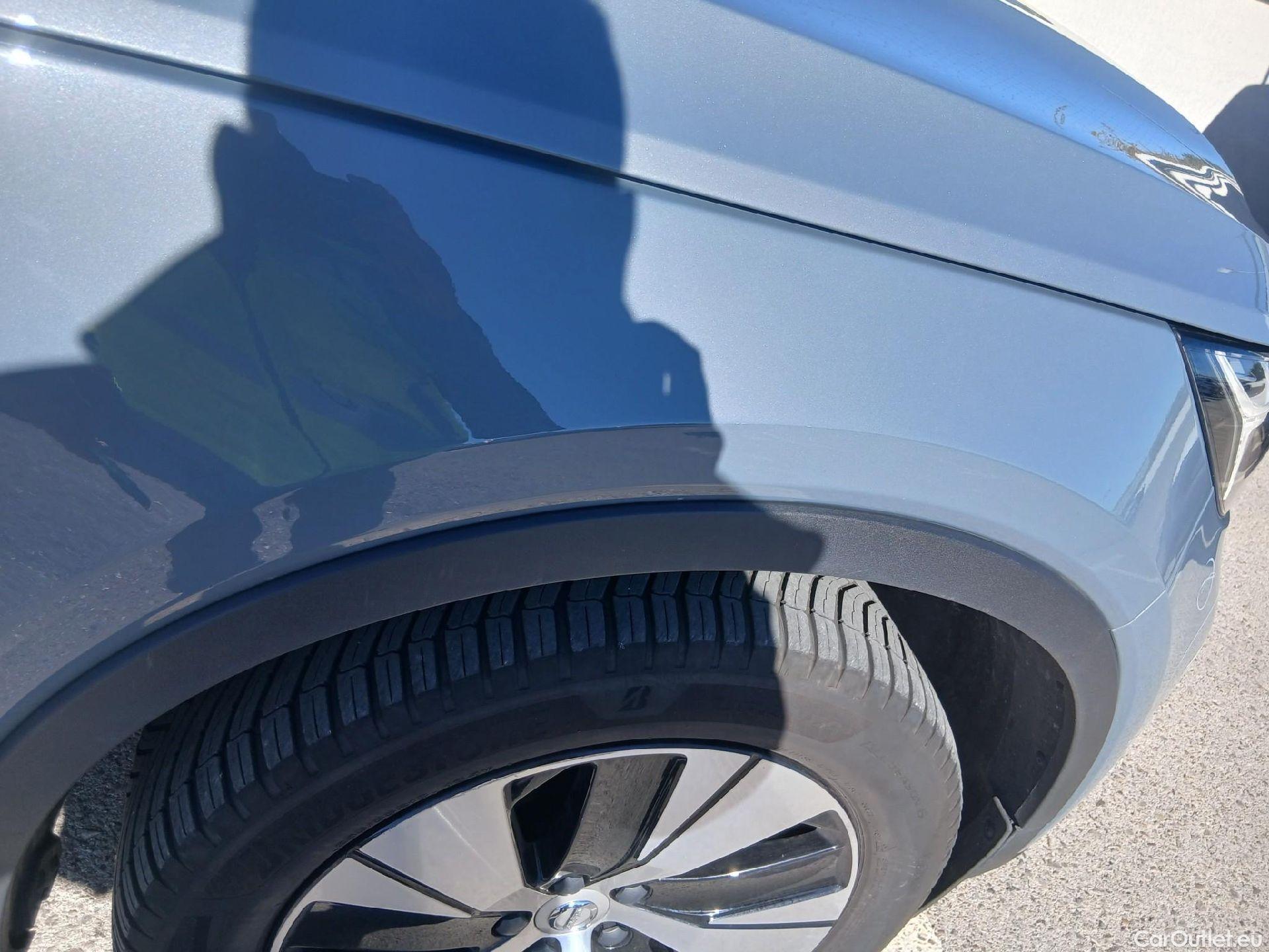  Volvo  XC 40 VOLVO XC40 / 2021 / 5P / todoterreno 1.5 T4 Recharge PHEV Essential Auto #50