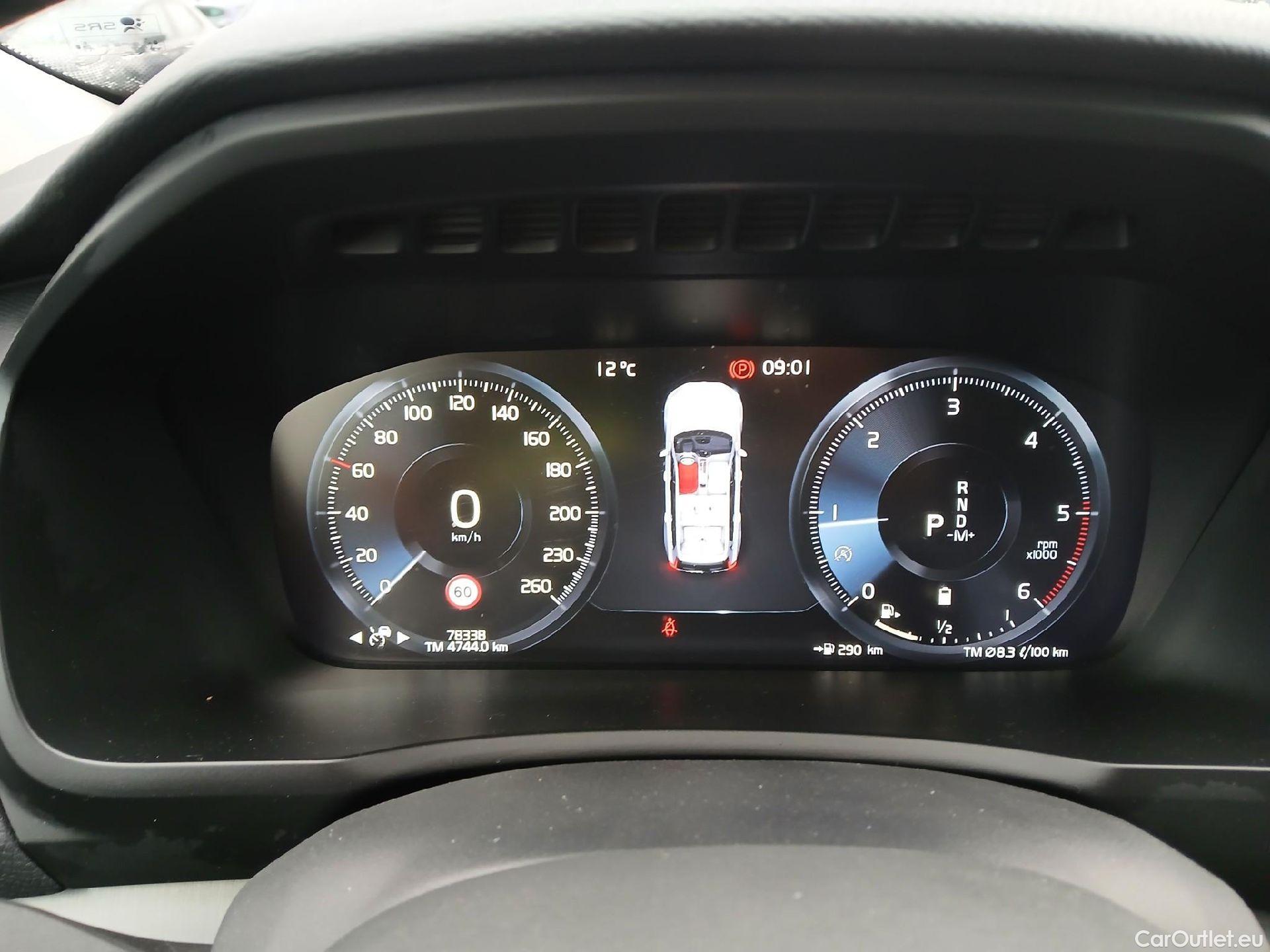 Volvo  XC90 VOLVO  / 2019 / 5P / todoterreno 2.0 B5 D AWD Momentum Pro Auto #4