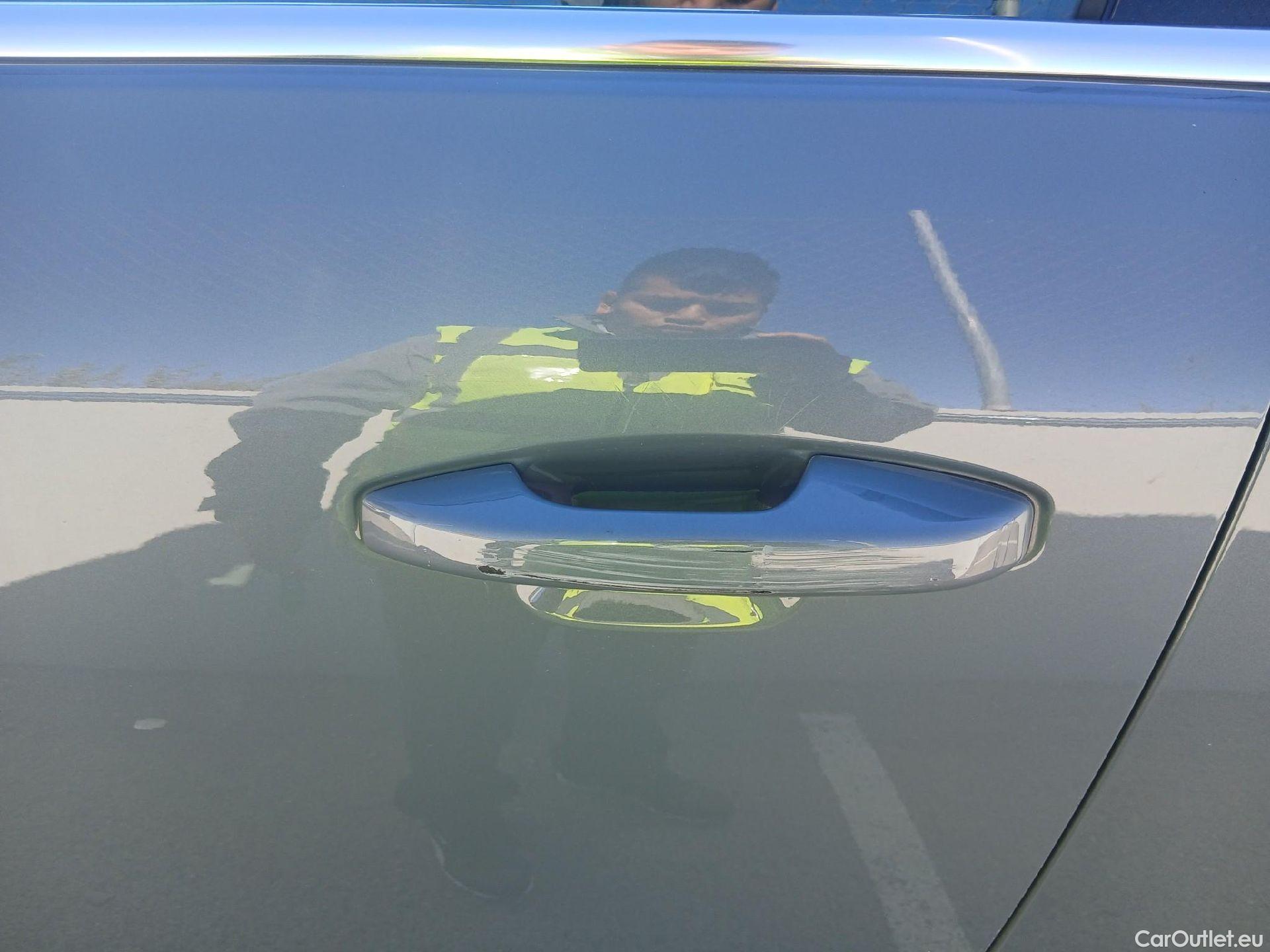  Volvo  XC 40 VOLVO XC40 / 2021 / 5P / todoterreno 1.5 T4 Recharge PHEV Essential Auto #26