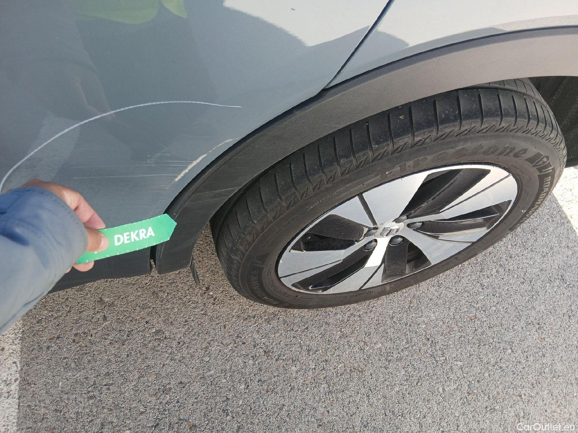  Volvo  XC 40 VOLVO XC40 / 2021 / 5P / todoterreno 1.5 T4 Recharge PHEV Essential Auto #33