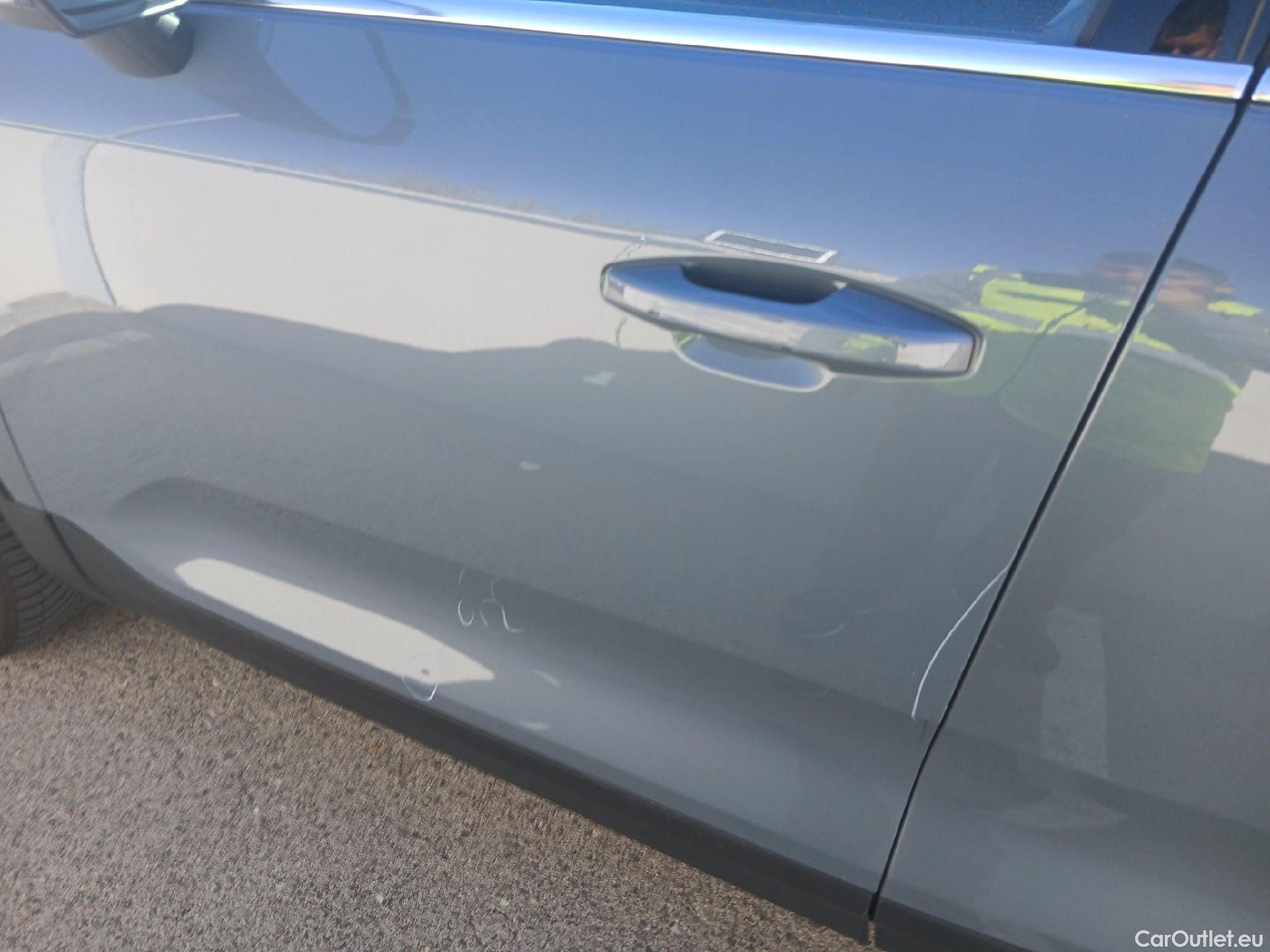  Volvo  XC 40 VOLVO XC40 / 2021 / 5P / todoterreno 1.5 T4 Recharge PHEV Essential Auto #28