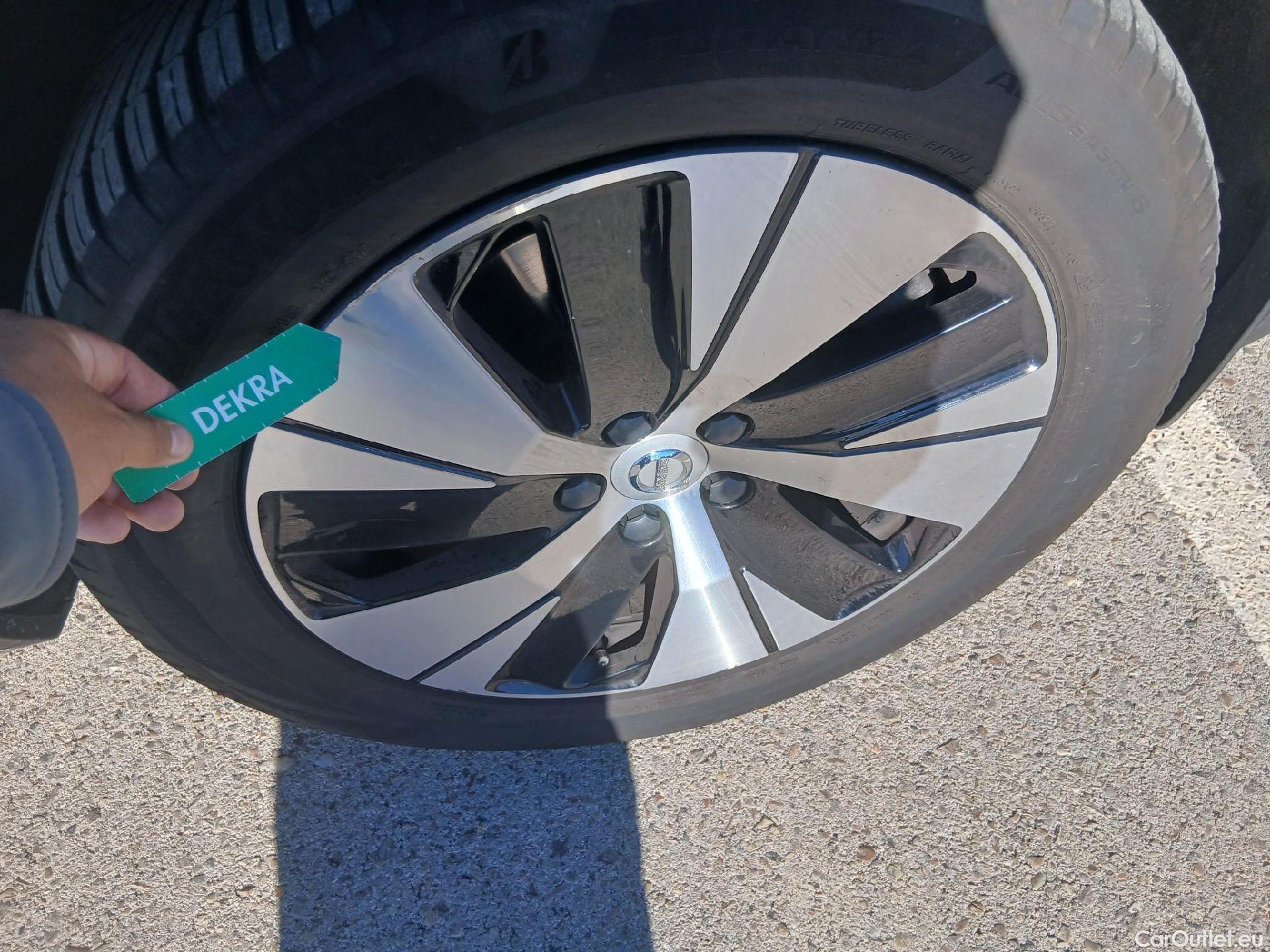  Volvo  XC 40 VOLVO XC40 / 2021 / 5P / todoterreno 1.5 T4 Recharge PHEV Essential Auto #48