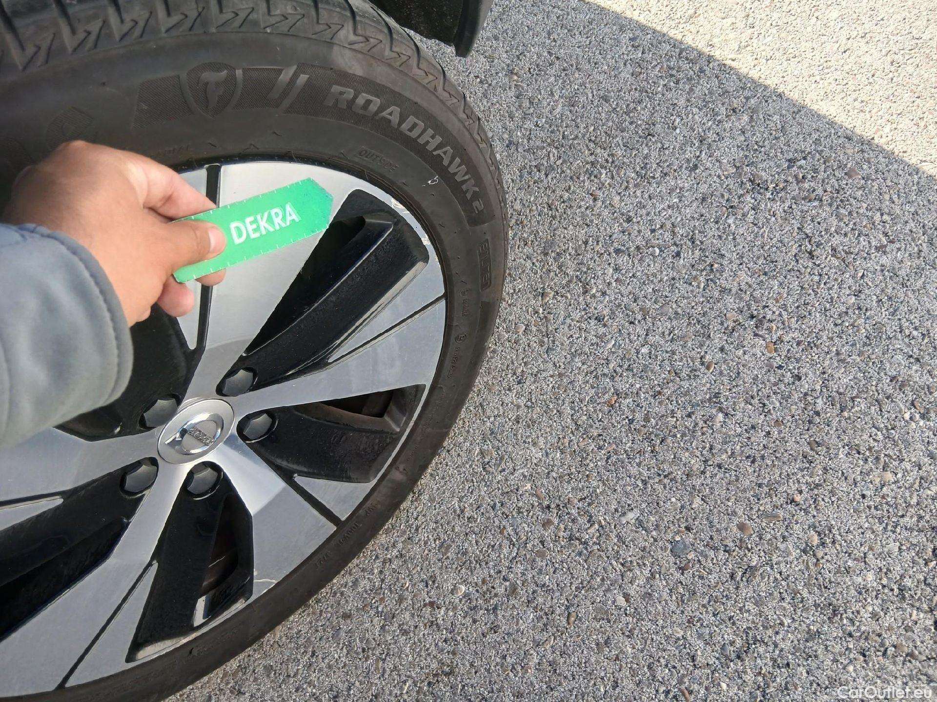  Volvo  XC 40 VOLVO XC40 / 2021 / 5P / todoterreno 1.5 T4 Recharge PHEV Essential Auto #34