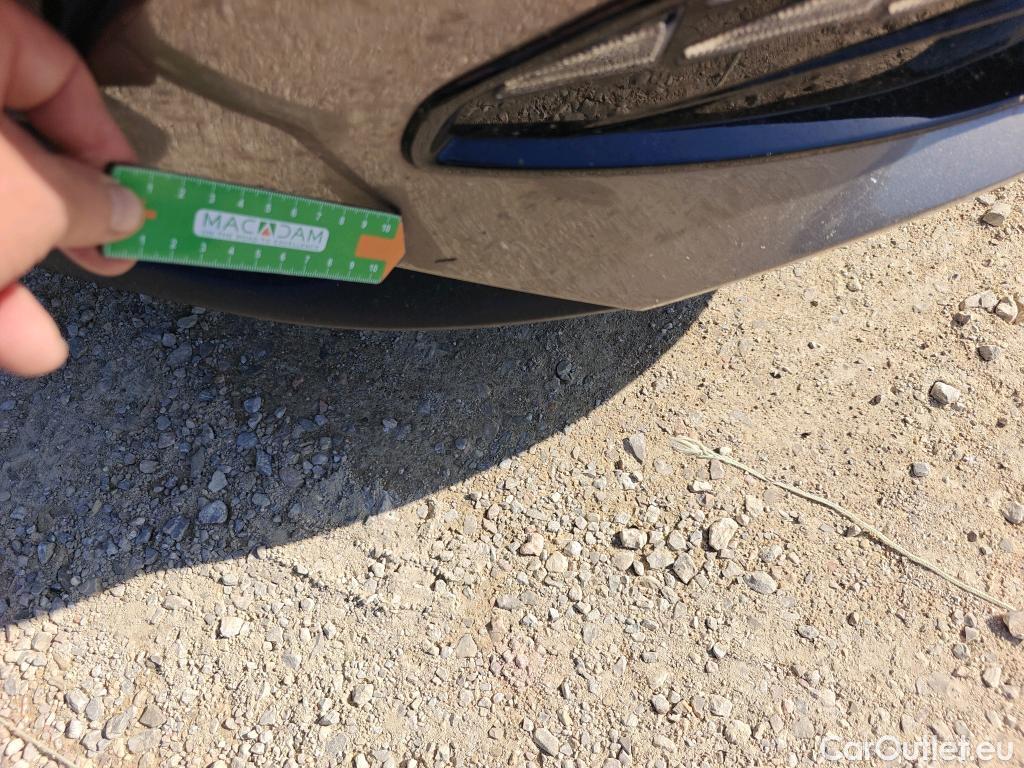 Hyundai  i30 HYUNDAI  / 2020 / 5P / berlina con portón 1.5 DPI Essence #11