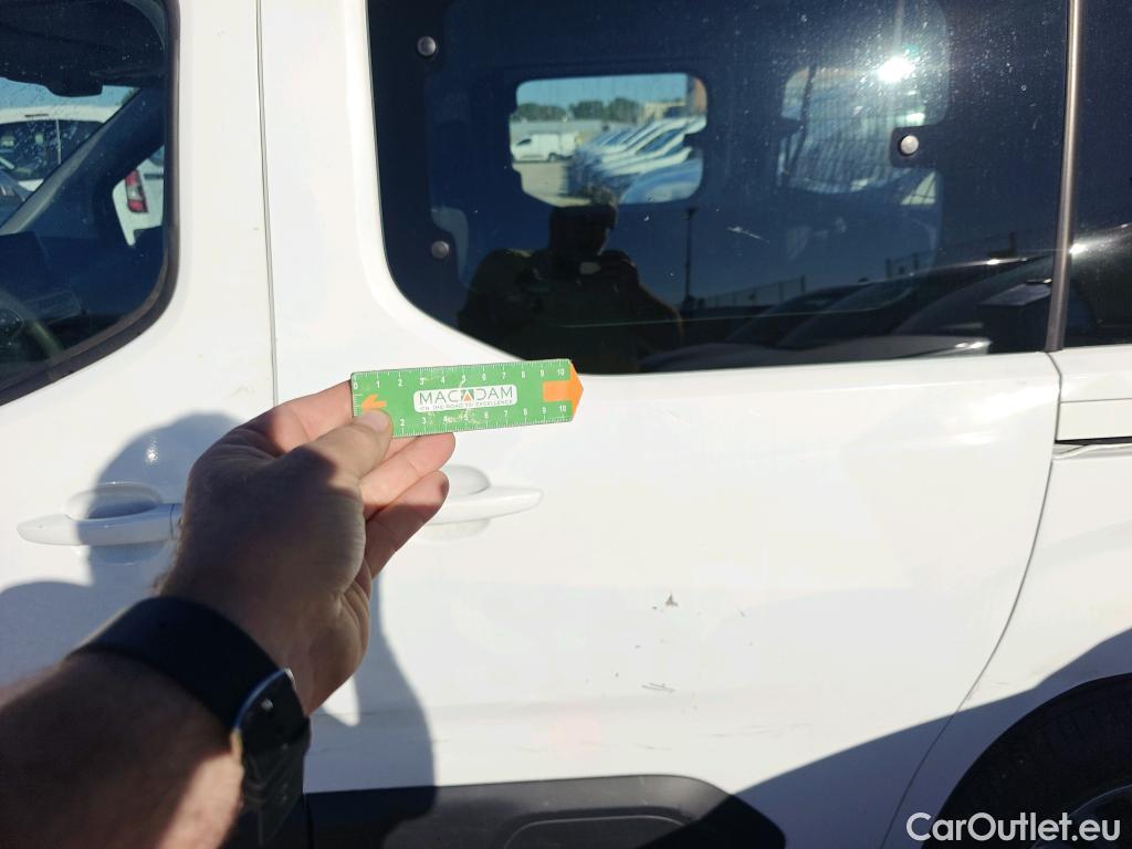 Citroen  Berlingo CITROEN  / 2018 / 5P / monovolumen compacto Talla M BlueHDi 100 S&S FEEL #5