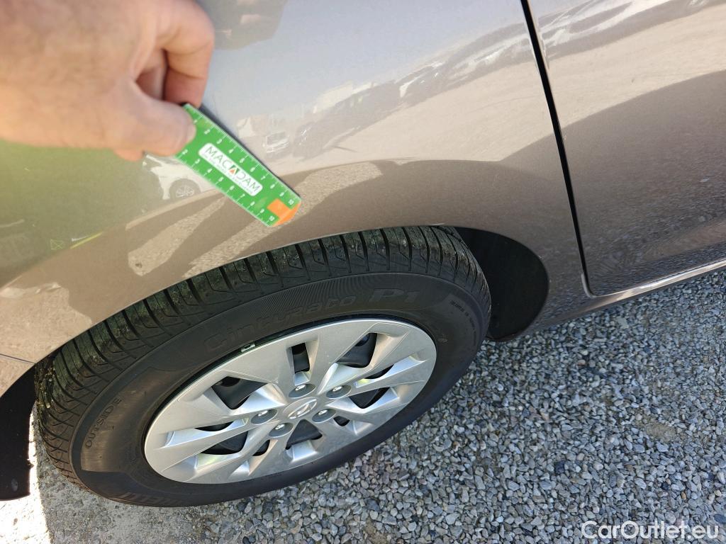 Hyundai  i30 HYUNDAI  / 2020 / 5P / berlina con portón 1.5 DPI Essence #6