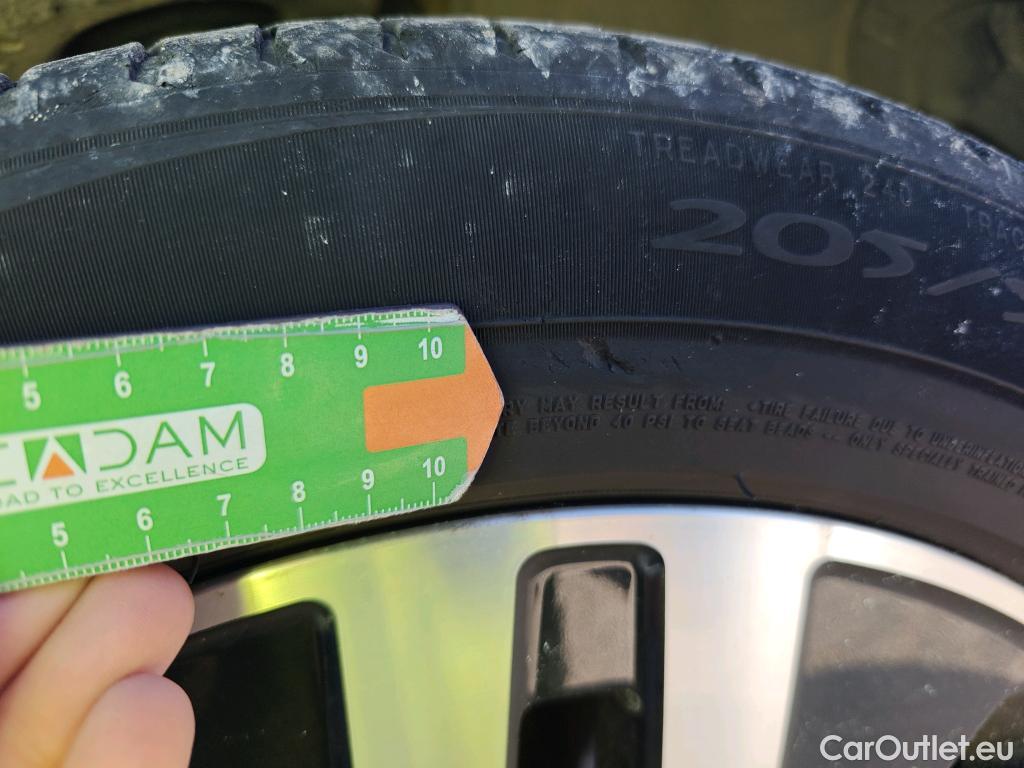 Mercedes  A-Klasse MERCEDES-BENZ Clase A / 2018 / 4P / sedán Sedán A 250 e #4