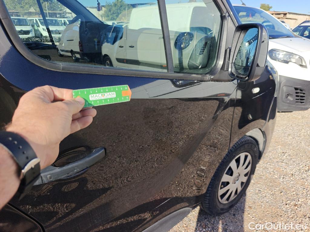  Nissan  NV300 NISSAN  / 2016 / 4P / combi Combi 9 1.6dCi 88 kW L1H1 1T LUXURY #11