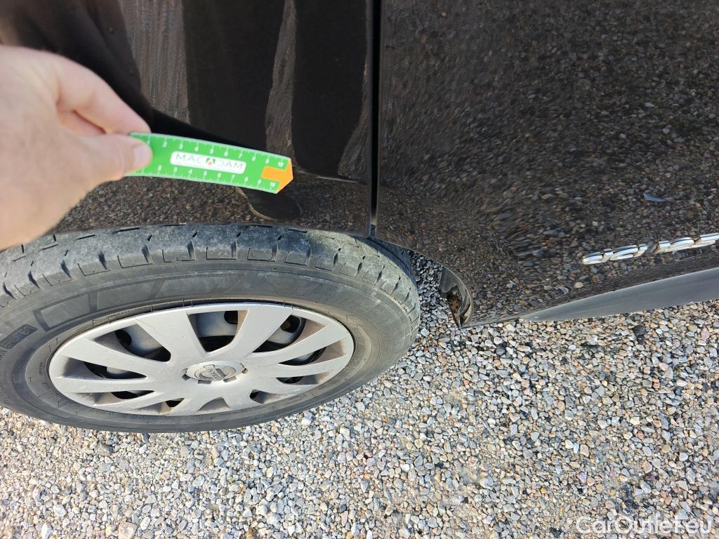  Nissan  NV300 NISSAN  / 2016 / 4P / combi Combi 9 1.6dCi 88 kW L1H1 1T LUXURY #30