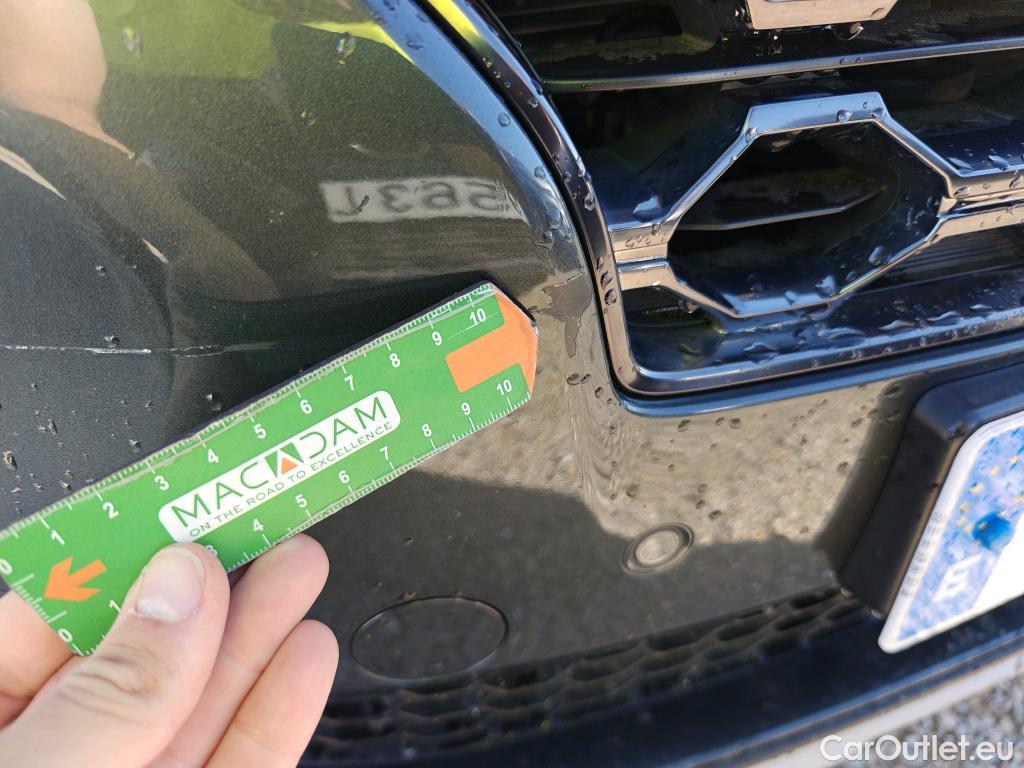  Hyundai  Santa Fe HYUNDAI  / 2018 / 5P / todoterreno 2.2 CRDi Tecno Auto 4x2 SR #39