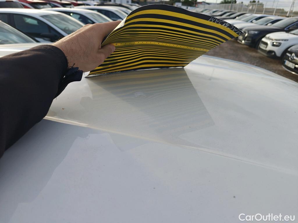  Hyundai  i10 HYUNDAI  / 2020 / 5P / berlina con portón 1.0 Klass  #6