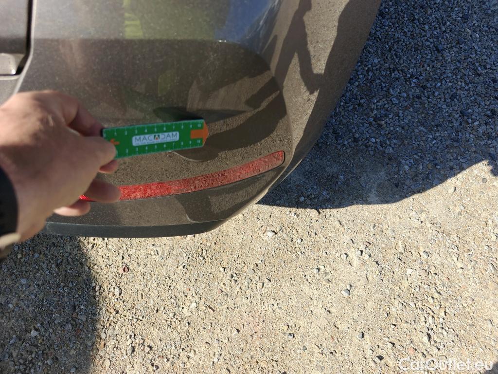 Hyundai  i30 HYUNDAI  / 2020 / 5P / berlina con portón 1.5 DPI Essence #15