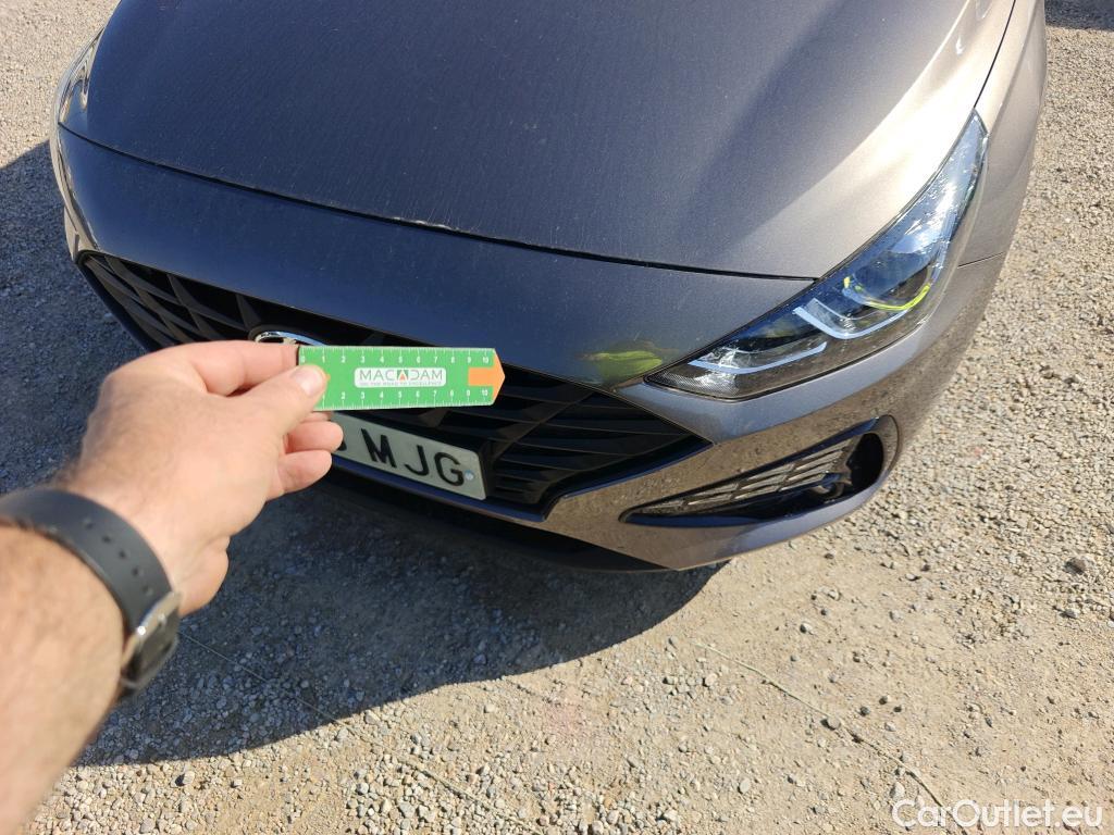 Hyundai  i30 HYUNDAI  / 2020 / 5P / berlina con portón 1.5 DPI Essence #9