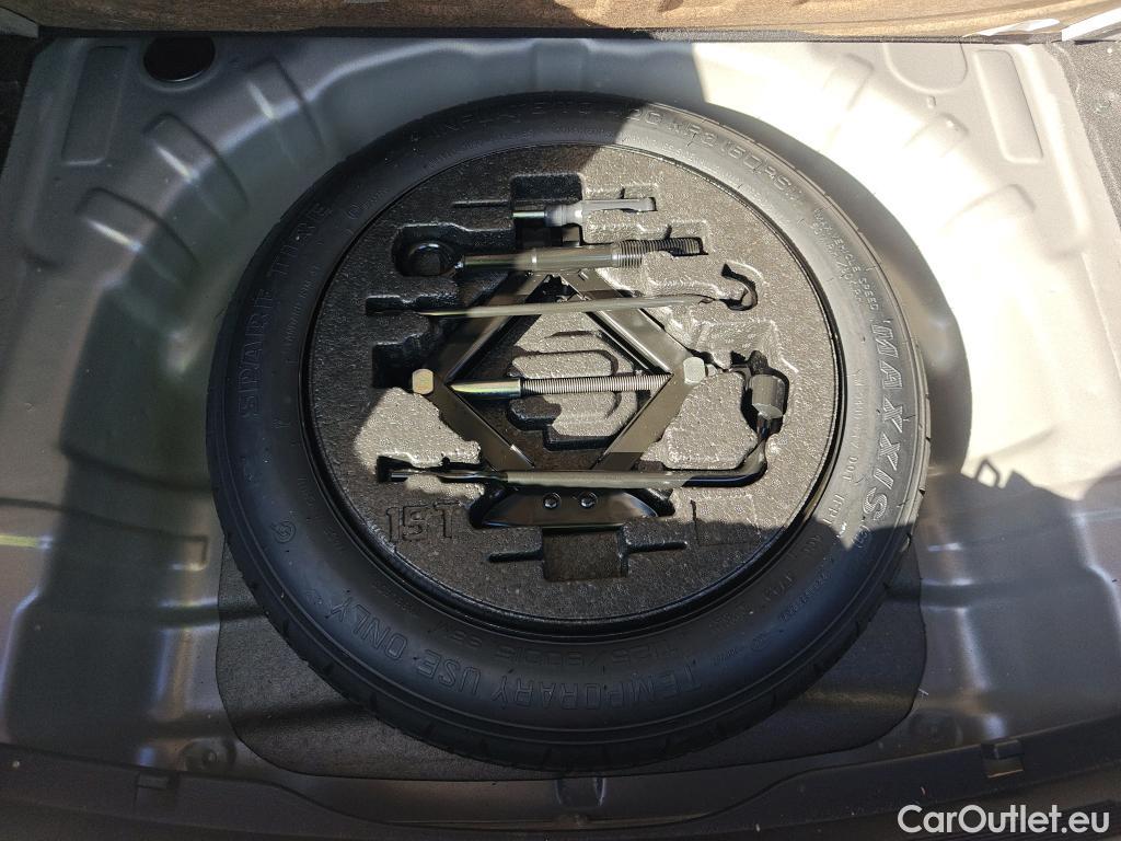 Hyundai  i30 HYUNDAI  / 2020 / 5P / berlina con portón 1.5 DPI Essence #10