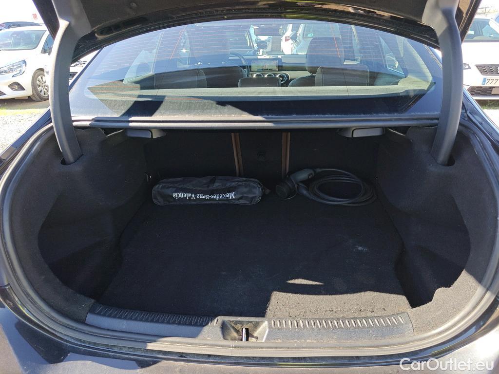 Mercedes  A-Klasse MERCEDES-BENZ Clase A / 2018 / 4P / sedán Sedán A 250 e #8