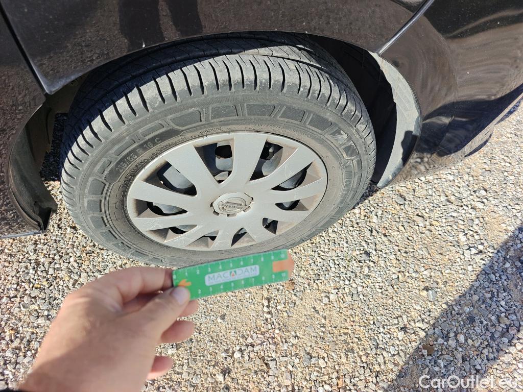  Nissan  NV300 NISSAN  / 2016 / 4P / combi Combi 9 1.6dCi 88 kW L1H1 1T LUXURY #44