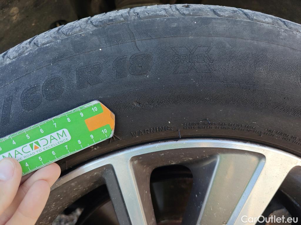  Hyundai  Santa Fe HYUNDAI  / 2018 / 5P / todoterreno 2.2 CRDi Tecno Auto 4x2 SR #1