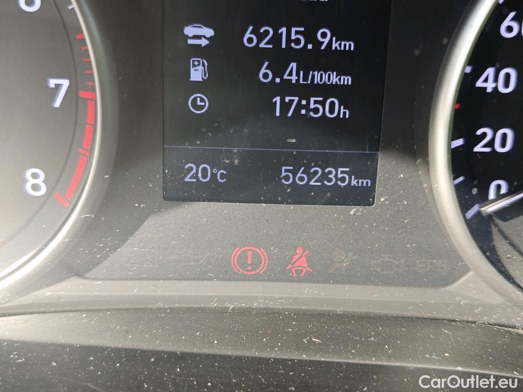 Hyundai  i30 HYUNDAI  / 2020 / 5P / berlina con portón 1.5 DPI Essence #5