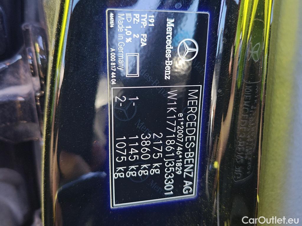 Mercedes  A-Klasse MERCEDES-BENZ Clase A / 2018 / 4P / sedán Sedán A 250 e #20