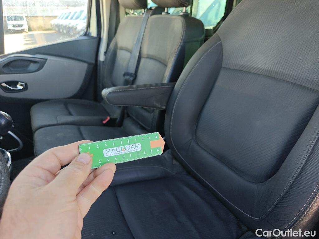  Nissan  NV300 NISSAN  / 2016 / 4P / combi Combi 9 1.6dCi 88 kW L1H1 1T LUXURY #18