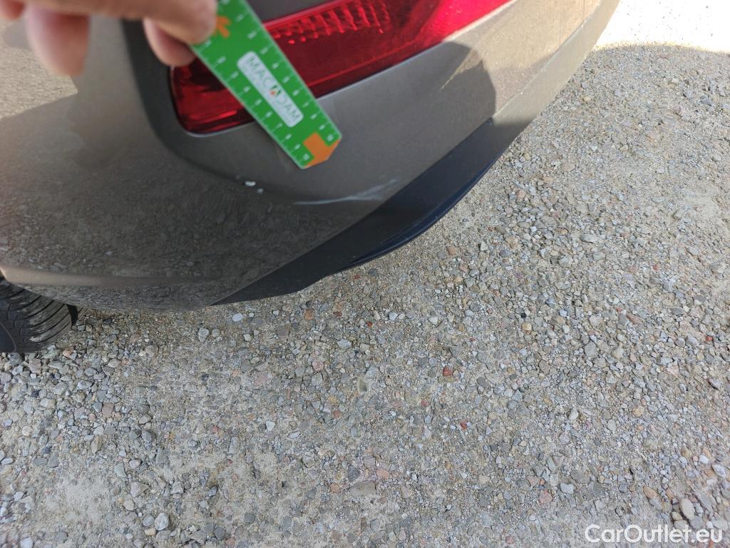 Hyundai  i30 HYUNDAI  / 2020 / 5P / berlina con portón 1.5 DPI Essence #14