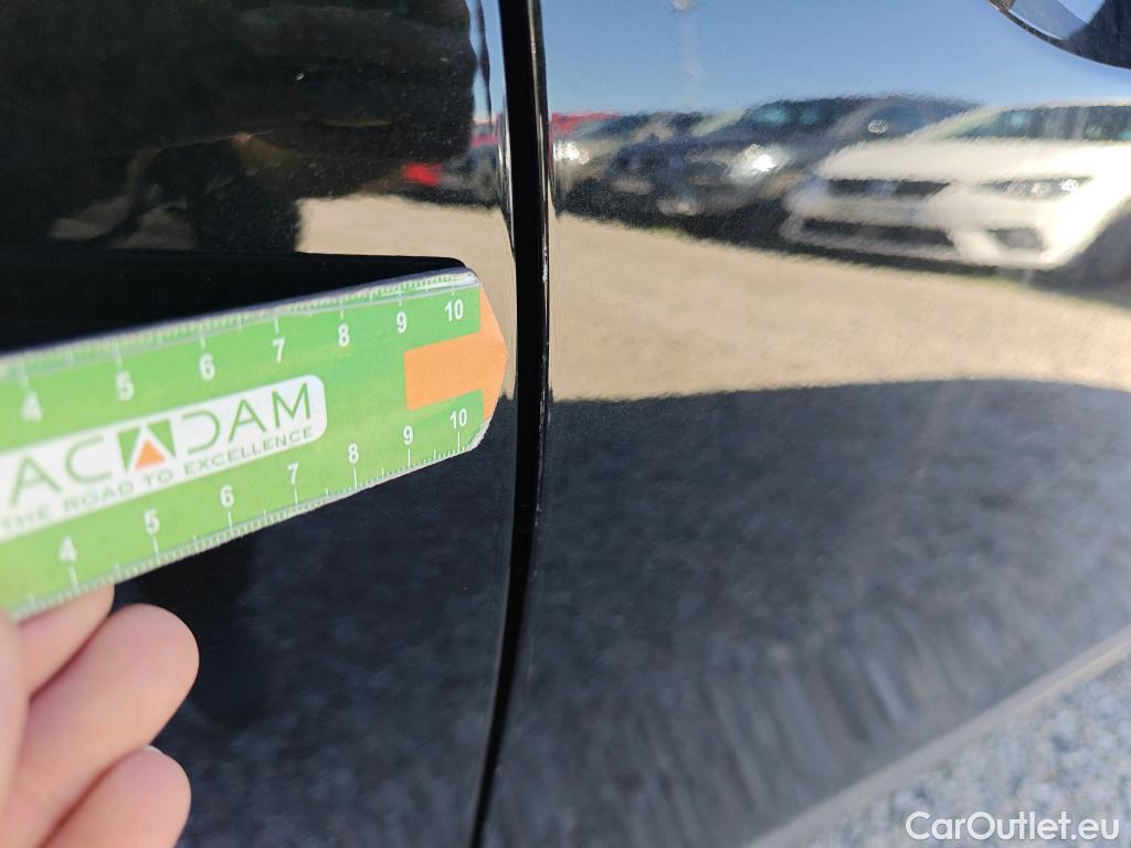 Mercedes  A-Klasse MERCEDES-BENZ Clase A / 2018 / 4P / sedán Sedán A 250 e #16